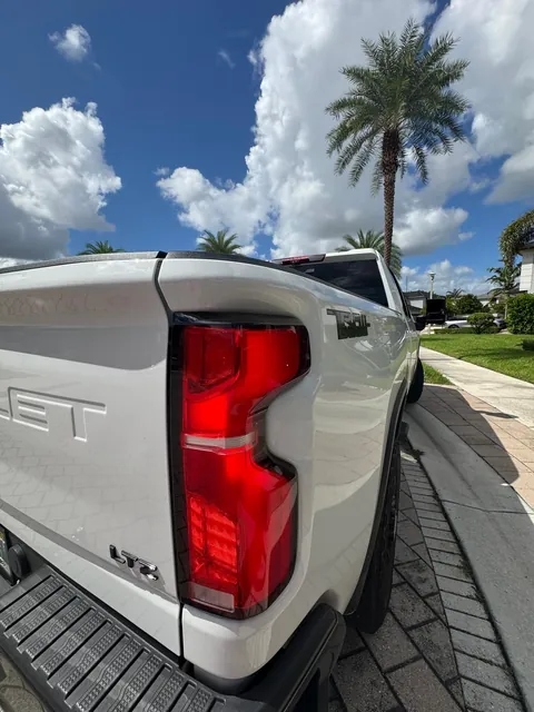 Silverado 2500 HD rear bumper step and tailgate